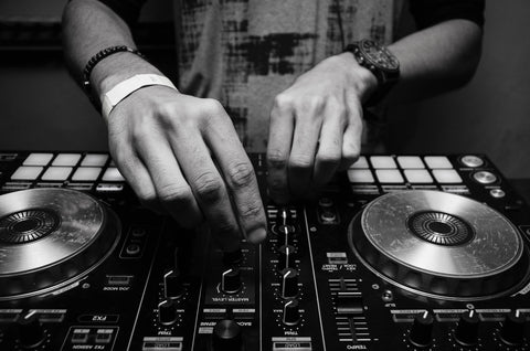 Virtual Live DJ